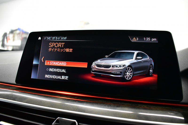 BMW 5シリーズ 530i Mｽﾎﾟｰﾂ 型式変更後モデル「JR20」ｾﾚｸﾄ&ﾊｲﾗｲﾝP ｻﾝﾙｰﾌ  全席ﾋｰﾀｰ付黒革 追従ACC HUD ﾊｰﾏﾝｶｰﾄﾞﾝ 4ｿﾞｰﾝAC 全面液晶ﾒｰﾀｰ LEDﾍｯﾄﾞﾗｲﾄ ﾀｯﾁﾊﾟﾈﾙHDDﾅﾋﾞ 全周囲ｶﾒﾗ3Dﾋﾞｭｰ Pｱｼｽﾄ 全面液晶ﾒｰﾀｰ 19AW Mﾊﾟﾌｫｰﾏﾝｽﾊﾟｰﾂ 電動ﾄﾗﾝｸ 2年保証