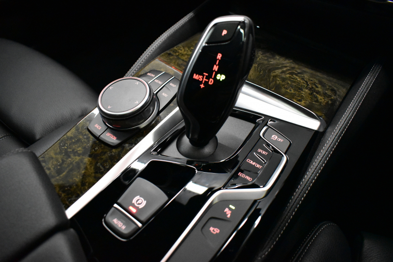 BMW 5シリーズ 530i Mｽﾎﾟｰﾂ 型式変更後モデル「JR20」ｾﾚｸﾄ&ﾊｲﾗｲﾝP ｻﾝﾙｰﾌ  全席ﾋｰﾀｰ付黒革 追従ACC HUD ﾊｰﾏﾝｶｰﾄﾞﾝ 4ｿﾞｰﾝAC 全面液晶ﾒｰﾀｰ LEDﾍｯﾄﾞﾗｲﾄ ﾀｯﾁﾊﾟﾈﾙHDDﾅﾋﾞ 全周囲ｶﾒﾗ3Dﾋﾞｭｰ Pｱｼｽﾄ 全面液晶ﾒｰﾀｰ 19AW Mﾊﾟﾌｫｰﾏﾝｽﾊﾟｰﾂ 電動ﾄﾗﾝｸ 2年保証