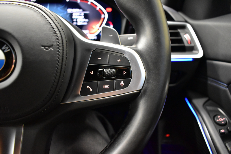 BMW 3シリーズ 320d Xﾄﾞﾗｲﾌﾞ Mｽﾎﾟｰﾂ ｴﾃﾞｨｼｮﾝｻﾝﾗｲｽﾞ 4WD 200台限定 ﾚｰｻﾞｰLEDﾗｲﾄ ﾋｰﾀｰ付黒革 追従ACC LCW 19AW 可変Mｻｽ Mﾘｱｽﾎﾟｲﾗｰ ﾗｲﾌﾞｺｯｸﾋﾟｯﾄﾀｯﾁﾊﾟﾈﾙﾅﾋﾞ ｱｯﾌﾟﾙｶｰﾌﾟﾚｲ ﾜｲﾔﾚｽ充電 2年保証