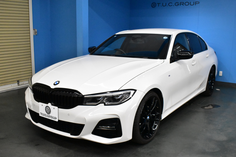 BMW 3シリーズ 320d Xﾄﾞﾗｲﾌﾞ Mｽﾎﾟｰﾂ ｴﾃﾞｨｼｮﾝｻﾝﾗｲｽﾞ 4WD 200台限定 ﾚｰｻﾞｰLEDﾗｲﾄ ﾋｰﾀｰ付黒革 追従ACC LCW 19AW 可変Mｻｽ Mﾘｱｽﾎﾟｲﾗｰ ﾗｲﾌﾞｺｯｸﾋﾟｯﾄﾀｯﾁﾊﾟﾈﾙﾅﾋﾞ ｱｯﾌﾟﾙｶｰﾌﾟﾚｲ ﾜｲﾔﾚｽ充電 2年保証