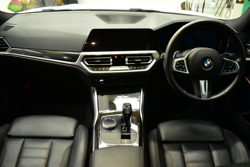BMW 3シリーズ 330i Mｽﾎﾟｰﾂ 高出力ﾓﾃﾞﾙ ﾌｧｽﾄﾄﾗｯｸ&ｺﾝﾌｫｰﾄ&ﾊｲﾗｲﾝP ﾋｰﾀｰ付黒革 可変Mｻｽ 19AW 全周囲ｶﾒﾗ3ﾋﾞｭｰ ACC LCW Mｽﾎﾟｰﾂﾃﾞﾌ&ﾌﾞﾚｰｷ ﾗｲﾌﾞｺｯｸﾋﾟｯﾄ ｱｯﾌﾟﾙｶｰﾌﾟﾚｲ ｳｯﾄﾞｲﾝﾃﾘｱ 電動ﾄﾗﾝｸ ﾜｲﾔﾚｽ充電 2年保証