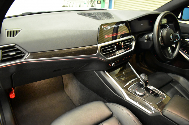 BMW 3シリーズ 330i Mｽﾎﾟｰﾂ 高出力ﾓﾃﾞﾙ ﾌｧｽﾄﾄﾗｯｸ&ｺﾝﾌｫｰﾄ&ﾊｲﾗｲﾝP ﾋｰﾀｰ付黒革 可変Mｻｽ 19AW 全周囲ｶﾒﾗ3ﾋﾞｭｰ ACC LCW Mｽﾎﾟｰﾂﾃﾞﾌ&ﾌﾞﾚｰｷ ﾗｲﾌﾞｺｯｸﾋﾟｯﾄ ｱｯﾌﾟﾙｶｰﾌﾟﾚｲ ｳｯﾄﾞｲﾝﾃﾘｱ 電動ﾄﾗﾝｸ ﾜｲﾔﾚｽ充電 2年保証