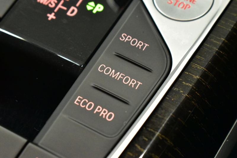 BMW 3シリーズ 330iﾂｰﾘﾝｸﾞ Mｽﾎﾟｰﾂ 高出力 ﾊｲﾗｲﾝ&ｺﾝﾌｫｰﾄP ﾋｰﾀｰ付黒革 LEDﾍｯﾄﾞﾗｲﾄ ACC Mｽﾎﾟｰﾂﾌﾞﾚｰｷ ﾗｲﾌﾞｺｯｸﾋﾟｯﾄ ﾀｯﾁﾊﾟﾈﾙﾅﾋﾞ ｱｯﾌﾟﾙｶｰﾌﾟﾚｲ ﾊﾟｰｷﾝｸﾞｱｼｽﾄﾌﾟﾗｽ 全周囲ｶﾒﾗ 3Dﾋﾞｭｰ 電動Rｹﾞｰﾄ ﾜｲﾔﾚｽ充電 18AW 2年保証