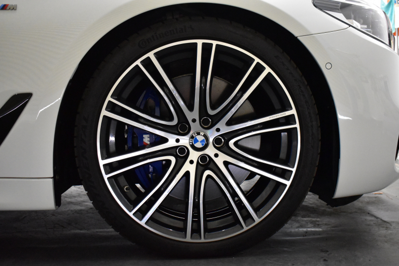 BMW 5シリーズ 540i Xﾄﾞﾗｲﾌﾞ Mｽﾎﾟｰﾂ 4WD ｾﾚｸﾄ&ｺﾝﾌｫｰﾄ&ﾊｲﾗｲﾝP ｻﾝﾙｰﾌ 前席ﾏｯｻｰｼﾞ&ﾍﾞﾝﾁﾚｰﾀｰ&全席ﾋｰﾀｰ付黒革 Mﾊﾟﾌｫｰﾏﾝｽﾊﾟﾜｰ&ｻｳﾝﾄﾞｷｯﾄ&ｽﾎﾟｰﾂﾏﾌﾗｰ 4ｿﾞｰﾝAC ﾊｰﾏﾝｶｰﾄﾞﾝ CPMｽﾄﾗｯﾄﾌﾞﾚｰｽ&ﾛｱﾚｲﾝﾌｫｰｽ individual20AW KW車高調 2年保証