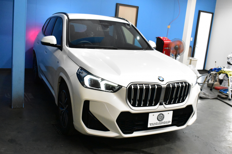 BMW X1 Xﾄﾞﾗｲﾌﾞ20d Mｽﾎﾟｰﾂ ﾏｲﾙﾄﾞﾊｲﾌﾞﾘｯﾄﾞ 7速DCT 4WD 1ｵｰﾅｰ ﾊｲﾗｲﾝ&ﾃｸﾉﾛｼﾞｰP ﾋｰﾀｰ付電動黒革ｱｸﾃｨﾌﾞｼｰﾄ(運転席:ﾏｯｻｰｼﾞ&ﾗﾝﾊﾞｰ) ｶｰﾌﾞﾄﾞﾃﾞｨｽﾌﾟﾚｲ ﾗｲﾌﾞｺｯｸﾋﾟｯﾄ ﾊｰﾏﾝｶｰﾄﾞﾝ ｽﾃｱﾘﾝｸﾞﾋｰﾀｰ ACC HUD 可変Mｻｽ 18AW 2年保証