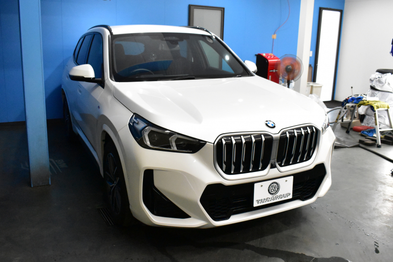 BMW X1 Xﾄﾞﾗｲﾌﾞ20d Mｽﾎﾟｰﾂ ﾏｲﾙﾄﾞﾊｲﾌﾞﾘｯﾄﾞ 7速DCT 4WD 1ｵｰﾅｰ ﾊｲﾗｲﾝ&ﾃｸﾉﾛｼﾞｰP ﾋｰﾀｰ付電動黒革ｱｸﾃｨﾌﾞｼｰﾄ(運転席:ﾏｯｻｰｼﾞ&ﾗﾝﾊﾞｰ) ｶｰﾌﾞﾄﾞﾃﾞｨｽﾌﾟﾚｲ ﾗｲﾌﾞｺｯｸﾋﾟｯﾄ ﾊｰﾏﾝｶｰﾄﾞﾝ ｽﾃｱﾘﾝｸﾞﾋｰﾀｰ ACC HUD 可変Mｻｽ 18AW 2年保証