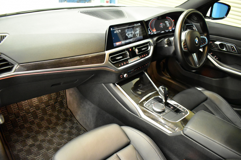BMW 3シリーズ 320d Xﾄﾞﾗｲﾌﾞ ﾂｰﾘﾝｸﾞ Mｽﾎﾟｰﾂ 4WD ｲﾉﾍﾞｰｼｮﾝ&ﾊｲﾗｲﾝ&ｻｳﾝﾄﾞP ﾋｰﾀｰ付黒革 ﾚｰｻﾞｰLED ﾊｰﾏﾝｶｰﾄﾞﾝ ACC HUD ｼﾞｪｽﾁｬｰC付ﾀｯﾁﾊﾟﾈﾙﾅﾋﾞ ﾗｲﾌﾞｺｯｸﾋﾟｯﾄ 全周囲ｶﾒﾗ ｱｯﾌﾟﾙｶｰﾌﾟﾚｲ ﾌﾙｾｸﾞ ｳｯﾄﾞｲﾝﾃﾘｱ  2年保証
