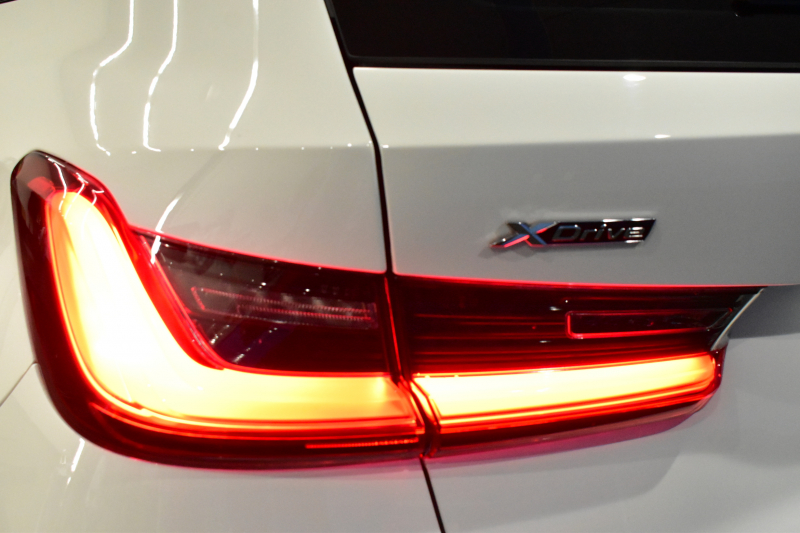 BMW 3シリーズ 320d Xﾄﾞﾗｲﾌﾞ ﾂｰﾘﾝｸﾞ Mｽﾎﾟｰﾂ 4WD ｲﾉﾍﾞｰｼｮﾝ&ﾊｲﾗｲﾝ&ｻｳﾝﾄﾞP ﾋｰﾀｰ付黒革 ﾚｰｻﾞｰLED ﾊｰﾏﾝｶｰﾄﾞﾝ ACC HUD ｼﾞｪｽﾁｬｰC付ﾀｯﾁﾊﾟﾈﾙﾅﾋﾞ ﾗｲﾌﾞｺｯｸﾋﾟｯﾄ 全周囲ｶﾒﾗ ｱｯﾌﾟﾙｶｰﾌﾟﾚｲ ﾌﾙｾｸﾞ ｳｯﾄﾞｲﾝﾃﾘｱ  2年保証