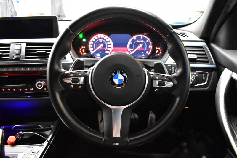 BMW 3シリーズ 320dﾂｰﾘﾝｸﾞ Mｽﾎﾟｰﾂｴﾃﾞｨｼｮﾝｼｬﾄﾞｰ LCI後期限定 ﾋｰﾀｰ付黒革 専用ﾀﾞｰｸLEDﾍｯﾄﾞﾗｲﾄ&ﾃｰﾙ 液晶ﾒｰﾀｰ 追従ACC ﾀｯﾁﾊﾟﾈﾙHDDﾅﾋﾞ 車線変更&逸脱&歩行者警告 衝突軽減ﾌﾞﾚｰｷ  19AW 電動Rｹﾞｰﾄ 前後PDC Bｶﾒﾗ  2年保証