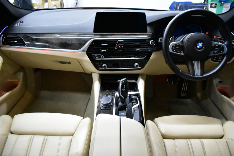 BMW 5シリーズ 523iﾂｰﾘﾝｸﾞ Mｽﾎﾟｰﾂ ﾊﾟﾉﾗﾏｻﾝﾙｰﾌ ﾊｲﾗｲﾝP 全席ﾋｰﾀｰ付ｷｬﾝﾍﾞﾗﾍﾞｰｼﾞｭﾚｻﾞｰ  追従ACC ｱﾀﾞﾌﾟﾃｨﾌﾞLEDﾍｯﾄﾞﾗｲﾄ ﾀｯﾁﾊﾟﾈﾙHDDﾅﾋﾞ 全周囲ｶﾒﾗ3Dﾋﾞｭｰ Pｱｼｽﾄ 衝突軽減ﾌﾞﾚｰｷ 車線変更&逸脱&歩行者警告 液晶ﾒｰﾀｰ  19AW 2年保証