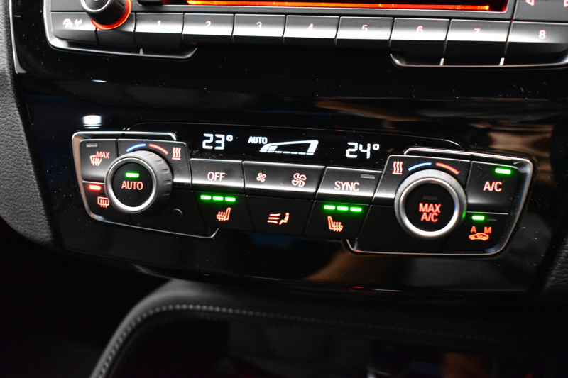 BMW X1 Xﾄﾞﾗｲﾌﾞ18d xﾗｲﾝ 中期ﾓﾃﾞﾙ 4WD ﾋｰﾀｰ付電動黒革 ｱﾄﾞﾊﾞﾝｽﾄﾞｱｸﾃｨﾌﾞｾｰﾌﾃｨ&ｺﾝﾌｫｰﾄ&ﾊｲﾗｲﾝP 追従ACC HUD 18AW  LEDﾍｯﾄﾞﾗｲﾄ ﾀｯﾁﾊﾟﾈﾙHDDﾅﾋﾞBｶﾒﾗ 前後PDC  衝突軽減B 車線逸脱&歩行者警告 電動Rｹﾞｰﾄ 2年保証