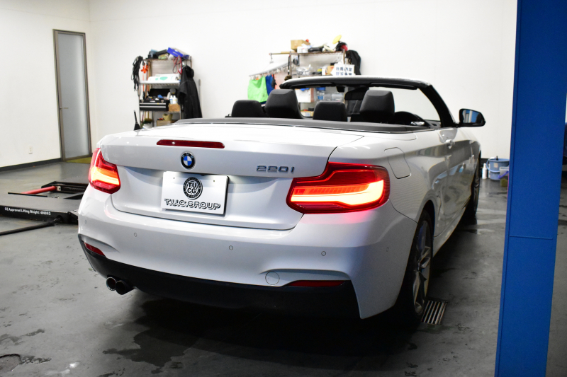 BMW 2シリーズ 220i ｶﾌﾞﾘｵﾚ Mｽﾎﾟｰﾂ LCI後期  1ｵｰﾅｰ 追従ACC  ﾍｷｻｺﾞﾅﾙLEDﾍｯﾄﾞﾗｲﾄ ﾋｰﾀｰ付黒革 ｵﾌﾟｼｮﾝ18AW NEWﾃﾞｻﾞｲﾝﾒｰﾀｰﾊﾟﾈﾙ 衝突軽減ﾌﾞﾚｰｷ 車線逸脱&歩行者警告 ﾀｯﾁﾊﾟﾈﾙHDDﾅﾋﾞ 前後PDC Bｶﾒﾗ Pｱｼｽﾄ 2年保証