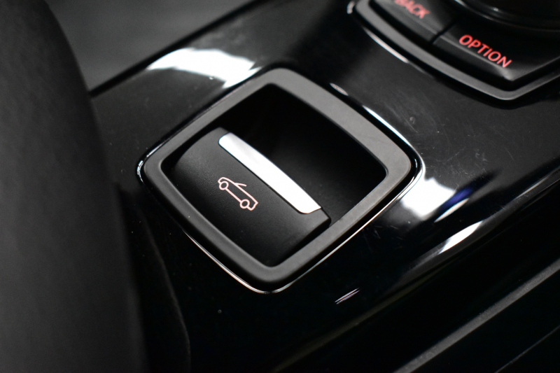 BMW 2シリーズ 220i ｶﾌﾞﾘｵﾚ Mｽﾎﾟｰﾂ LCI後期  1ｵｰﾅｰ 追従ACC  ﾍｷｻｺﾞﾅﾙLEDﾍｯﾄﾞﾗｲﾄ ﾋｰﾀｰ付黒革 ｵﾌﾟｼｮﾝ18AW NEWﾃﾞｻﾞｲﾝﾒｰﾀｰﾊﾟﾈﾙ 衝突軽減ﾌﾞﾚｰｷ 車線逸脱&歩行者警告 ﾀｯﾁﾊﾟﾈﾙHDDﾅﾋﾞ 前後PDC Bｶﾒﾗ Pｱｼｽﾄ 2年保証