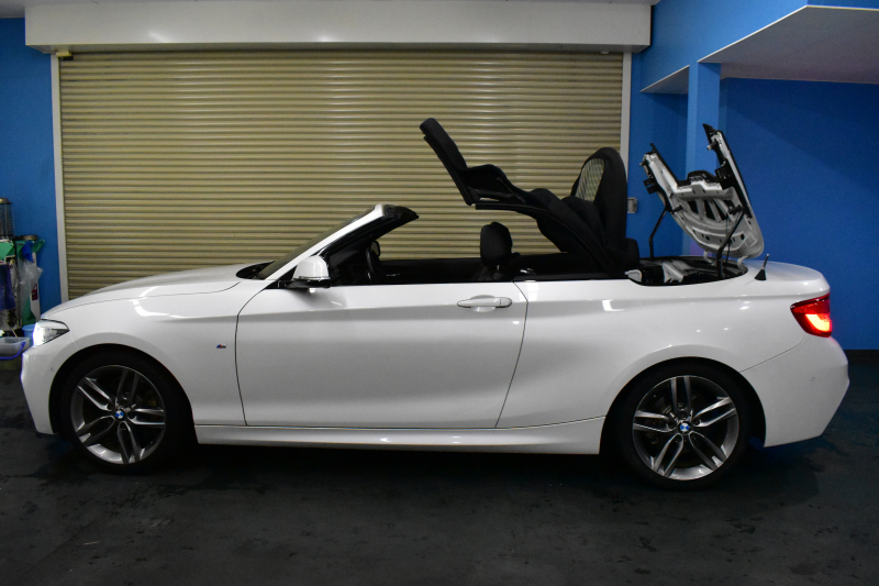 BMW 2シリーズ 220i ｶﾌﾞﾘｵﾚ Mｽﾎﾟｰﾂ LCI後期  1ｵｰﾅｰ 追従ACC  ﾍｷｻｺﾞﾅﾙLEDﾍｯﾄﾞﾗｲﾄ ﾋｰﾀｰ付黒革 ｵﾌﾟｼｮﾝ18AW NEWﾃﾞｻﾞｲﾝﾒｰﾀｰﾊﾟﾈﾙ 衝突軽減ﾌﾞﾚｰｷ 車線逸脱&歩行者警告 ﾀｯﾁﾊﾟﾈﾙHDDﾅﾋﾞ 前後PDC Bｶﾒﾗ Pｱｼｽﾄ 2年保証