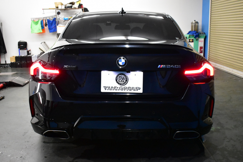 BMW 2シリーズ M240iXﾄﾞﾗｲﾌﾞ ｸｰﾍﾟ 4WD ﾌｧｽﾄﾄﾗｯｸ&ﾊｲﾗｲﾝ&ｺﾝﾌｫｰﾄP ﾋｰﾀｰ付電動赤革 19AW 可変Mｻｽ MﾃｸﾉﾛｼﾞｰP ﾎｲｰﾙｱｰﾁｴｸｽﾃﾝｼｮﾝ Mｽﾎﾟｰﾂﾌﾞﾚｰｷ Mｽﾎﾟｰﾂﾃﾞﾌ ACC HUD BMWﾗｲﾌﾞｺｯｸﾋﾟｯﾄ ﾅﾋﾞ全周囲ｶﾒﾗ3Dﾋﾞｭｰ ｱｯﾌﾟﾙｶｰﾌﾟﾚｲ 2年保証