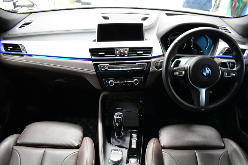 BMW X2 M35i 4WD ｾﾚｸﾄ&ｱﾄﾞﾊﾞﾝｽﾄﾞｱｸﾃｨﾌﾞｾｰﾌﾃｨ-&ｺﾝﾌｫｰﾄP ﾊﾟﾉﾗﾏｻﾝR ﾋｰﾀｰ付電動ﾓｶ茶革 20AW LEDﾍｯﾄﾞﾗｲﾄ 追従ACC HUD ﾀｯﾁﾊﾟﾈﾙﾅﾋﾞBｶﾒﾗ 衝突軽減B 車線逸脱&歩行者警告 電動Rｹﾞｰﾄ 2年保証