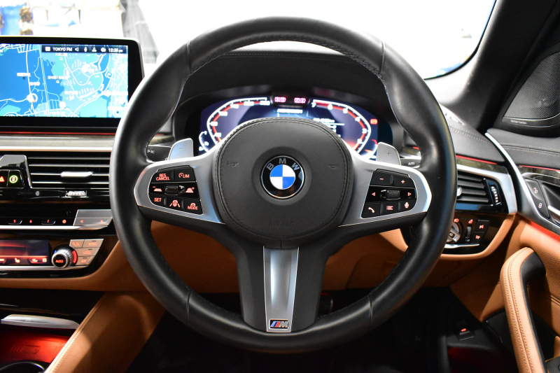 BMW 5シリーズ M550i xdrive Mｽﾎﾟｰﾂ V型8気筒 530馬力 LCI後期 1ｵｰﾅｰ 4WD 全席ﾋｰﾀｰ付茶革 ﾚｰｻﾞｰLED Mﾊｲｸﾞﾛｽ･ｴｸｽﾃﾘｱ 可変Mｻｽ Mｽﾎﾟｰﾂﾌﾞﾚｰｷ&ﾃﾞﾌ ﾗｲﾌﾞｺｸﾋﾟｯﾄ ACC HUD ﾊｰﾏﾝｶｰﾄﾞﾝ 4ｿﾞｰﾝAC 電動ﾄﾗﾝｸ 全周囲ｶﾒﾗ ﾌﾙｾｸﾞ 20AW 2年保証