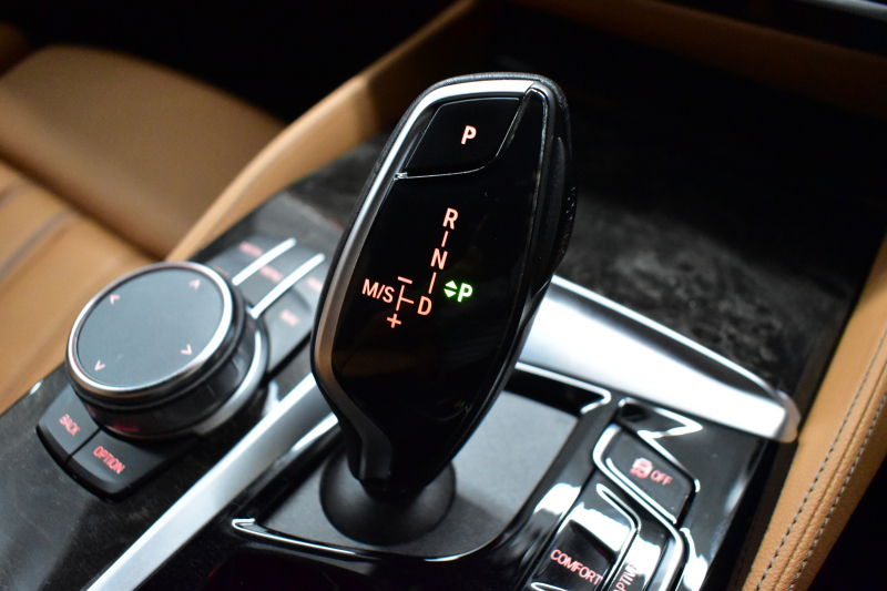 BMW 5シリーズ M550i xdrive Mｽﾎﾟｰﾂ V型8気筒 530馬力 LCI後期 1ｵｰﾅｰ 4WD 全席ﾋｰﾀｰ付茶革 ﾚｰｻﾞｰLED Mﾊｲｸﾞﾛｽ･ｴｸｽﾃﾘｱ 可変Mｻｽ Mｽﾎﾟｰﾂﾌﾞﾚｰｷ&ﾃﾞﾌ ﾗｲﾌﾞｺｸﾋﾟｯﾄ ACC HUD ﾊｰﾏﾝｶｰﾄﾞﾝ 4ｿﾞｰﾝAC 電動ﾄﾗﾝｸ 全周囲ｶﾒﾗ ﾌﾙｾｸﾞ 20AW 2年保証