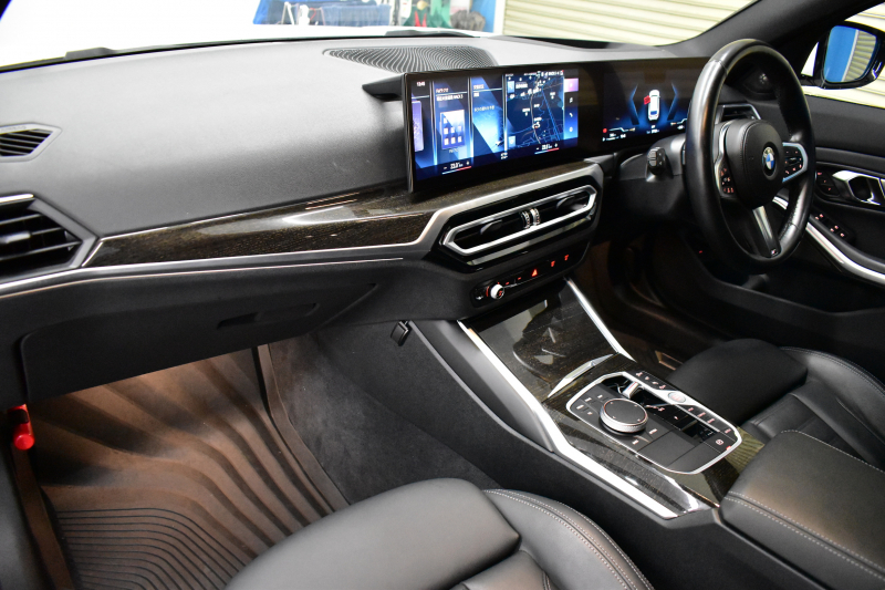 BMW 3シリーズ 320d Xﾄﾞﾗｲﾌﾞ ﾂｰﾘﾝｸﾞ Mｽﾎﾟｰﾂ 4WD LCI後期 ｻｳﾝﾄﾞP 新ﾃﾞｻﾞｲﾝLEDﾍｯﾄﾞﾗｲﾄ ｶｰﾌﾞﾄﾞﾃﾞｨﾌﾟﾚｲ ﾋｰﾀｰ付黒革 ﾊｰﾏﾝｶｰﾄﾞﾝ 追従ACC HUD LCW 18AW ﾗｲﾌﾞｺｯｸﾋﾟｯﾄﾀｯﾁﾊﾟﾈﾙﾅﾋﾞ 全周囲ｶﾒﾗ ｱｯﾌﾟﾙｶｰﾌﾟﾚｲ 電動Rｹﾞｰﾄ ﾜｲﾔﾚｽ充電 2年保証