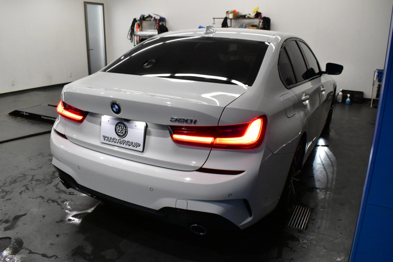 BMW 3シリーズ 320i Mｽﾎﾟｰﾂ ﾃﾞﾋﾞｭｰ&ｺﾝﾌｫｰﾄP ﾋｰﾀｰ付黒革 社外ﾌﾙｾｸﾞ 追従ACC  HUD  LCW 19AW 衝突軽減B 車線逸脱&歩行者警告 ﾗｲﾌﾞｺｯｸﾋﾟｯﾄ ｱｯﾌﾟﾙｶｰﾌﾟﾚｲ Bｶﾒﾗ 電動ﾄﾗﾝｸ ﾜｲﾔﾚｽ充電  ｳｯﾄﾞｲﾝﾃﾘｱ 2年保証