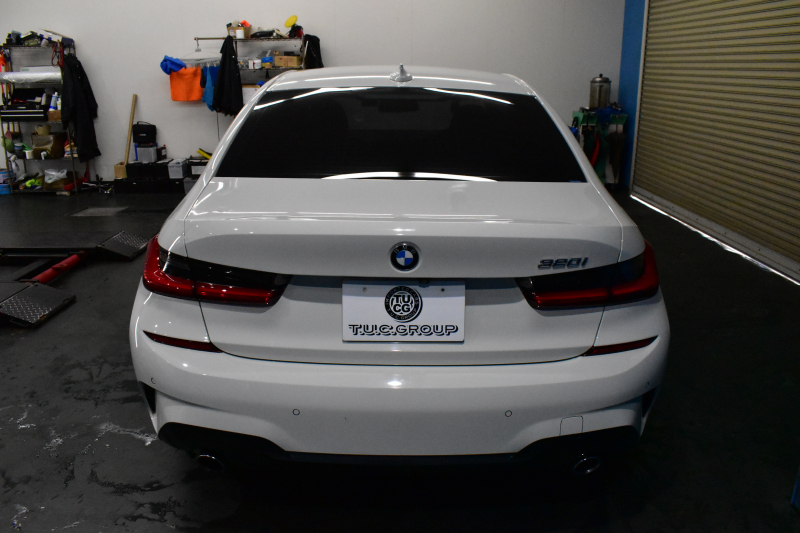 BMW 3シリーズ 320i Mｽﾎﾟｰﾂ ﾃﾞﾋﾞｭｰ&ｺﾝﾌｫｰﾄP ﾋｰﾀｰ付黒革 社外ﾌﾙｾｸﾞ 追従ACC  HUD  LCW 19AW 衝突軽減B 車線逸脱&歩行者警告 ﾗｲﾌﾞｺｯｸﾋﾟｯﾄ ｱｯﾌﾟﾙｶｰﾌﾟﾚｲ Bｶﾒﾗ 電動ﾄﾗﾝｸ ﾜｲﾔﾚｽ充電  ｳｯﾄﾞｲﾝﾃﾘｱ 2年保証