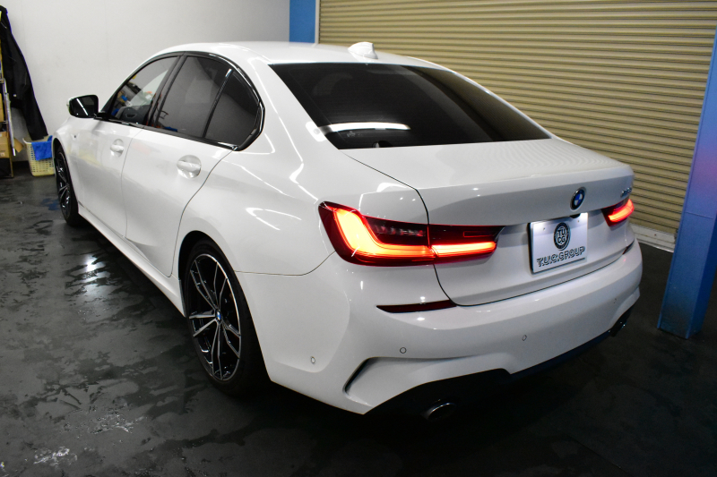 BMW 3シリーズ 320i Mｽﾎﾟｰﾂ ﾃﾞﾋﾞｭｰ&ｺﾝﾌｫｰﾄP ﾋｰﾀｰ付黒革 社外ﾌﾙｾｸﾞ 追従ACC  HUD  LCW 19AW 衝突軽減B 車線逸脱&歩行者警告 ﾗｲﾌﾞｺｯｸﾋﾟｯﾄ ｱｯﾌﾟﾙｶｰﾌﾟﾚｲ Bｶﾒﾗ 電動ﾄﾗﾝｸ ﾜｲﾔﾚｽ充電  ｳｯﾄﾞｲﾝﾃﾘｱ 2年保証