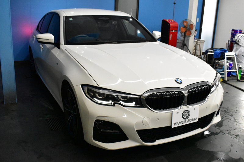 BMW 3シリーズ 320i Mｽﾎﾟｰﾂ ﾃﾞﾋﾞｭｰ&ｺﾝﾌｫｰﾄP ﾋｰﾀｰ付黒革 社外ﾌﾙｾｸﾞ 追従ACC  HUD  LCW 19AW 衝突軽減B 車線逸脱&歩行者警告 ﾗｲﾌﾞｺｯｸﾋﾟｯﾄ ｱｯﾌﾟﾙｶｰﾌﾟﾚｲ Bｶﾒﾗ 電動ﾄﾗﾝｸ ﾜｲﾔﾚｽ充電  ｳｯﾄﾞｲﾝﾃﾘｱ 2年保証