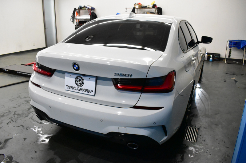 BMW 3シリーズ 320i Mｽﾎﾟｰﾂ ﾃﾞﾋﾞｭｰ&ｺﾝﾌｫｰﾄP ﾋｰﾀｰ付黒革 社外ﾌﾙｾｸﾞ 追従ACC  HUD  LCW 19AW 衝突軽減B 車線逸脱&歩行者警告 ﾗｲﾌﾞｺｯｸﾋﾟｯﾄ ｱｯﾌﾟﾙｶｰﾌﾟﾚｲ Bｶﾒﾗ 電動ﾄﾗﾝｸ ﾜｲﾔﾚｽ充電  ｳｯﾄﾞｲﾝﾃﾘｱ 2年保証