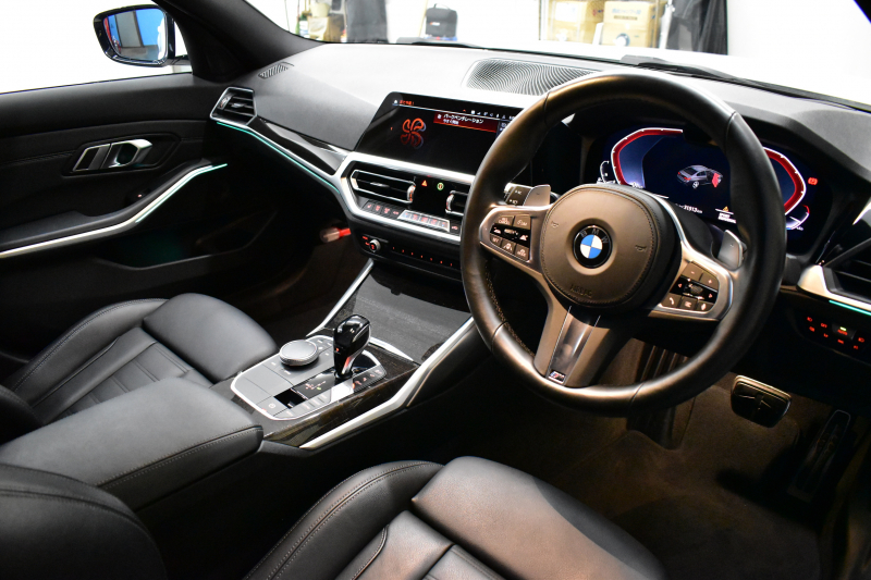 BMW 3シリーズ 320d Xﾄﾞﾗｲﾌﾞ Mｽﾎﾟｰﾂ 4WD ｲﾉﾍﾞｰｼｮﾝ&ﾊｲﾗｲﾝP ﾚｰｻﾞｰLED HUD BEWITH製ｽﾋﾟｰｶｰ 3Dﾃﾞｻﾞｲﾝ製ﾀﾞｳﾝｻｽ  ﾋｰﾀｰ付黒革 Pｱｼｽﾄ＋ 全周囲ｶﾒﾗ  ﾌﾙｾｸﾞ ACC 19AW  ﾗｲﾌﾞｺｯｸﾋﾟｯﾄ ｼﾞｪｽﾁｬｰC付ﾀｯﾁﾊﾟﾈﾙﾅﾋﾞ ｱｯﾌﾟﾙｶｰﾌﾟﾚｲ 2年保証