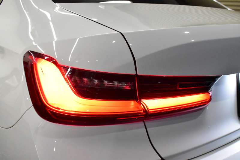 BMW 3シリーズ 320d Xﾄﾞﾗｲﾌﾞ Mｽﾎﾟｰﾂ 4WD ｲﾉﾍﾞｰｼｮﾝ&ﾊｲﾗｲﾝP ﾚｰｻﾞｰLED HUD BEWITH製ｽﾋﾟｰｶｰ 3Dﾃﾞｻﾞｲﾝ製ﾀﾞｳﾝｻｽ  ﾋｰﾀｰ付黒革 Pｱｼｽﾄ＋ 全周囲ｶﾒﾗ  ﾌﾙｾｸﾞ ACC 19AW  ﾗｲﾌﾞｺｯｸﾋﾟｯﾄ ｼﾞｪｽﾁｬｰC付ﾀｯﾁﾊﾟﾈﾙﾅﾋﾞ ｱｯﾌﾟﾙｶｰﾌﾟﾚｲ 2年保証