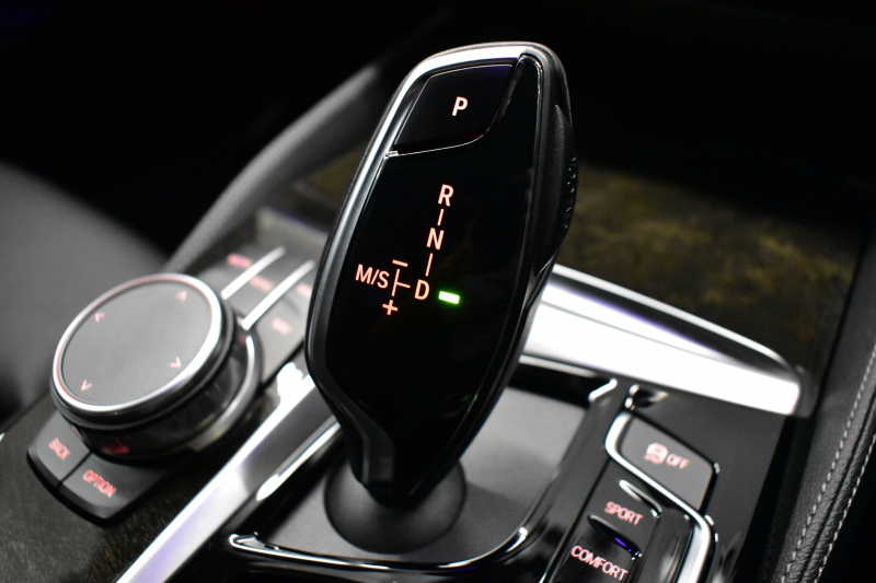 BMW 5シリーズ 530i Mｽﾎﾟｰﾂ 型式変更後ﾓﾃﾞﾙ「JR20」高出力ﾓﾃﾞﾙ ﾊｲﾗｲﾝP 全席ﾋｰﾀｰ付黒革 M550i用20AW 追従ACC HUD ｻﾃﾝｱﾙﾐﾓｰﾙ ｱﾀﾞﾌﾟﾃｨﾌﾞLEDﾗｲﾄ Mｽﾎﾟｰﾂﾌﾞﾚｰｷ ﾀｯﾁﾊﾟﾈﾙHDDﾅﾋﾞ 全周囲ｶﾒﾗ3Dﾋﾞｭｰ Pｱｼｽﾄ 電動ﾄﾗﾝｸ 2年保証