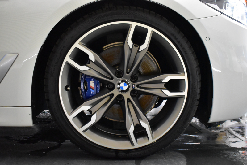BMW 5シリーズ 530i Mｽﾎﾟｰﾂ 型式変更後ﾓﾃﾞﾙ「JR20」高出力ﾓﾃﾞﾙ ﾊｲﾗｲﾝP 全席ﾋｰﾀｰ付黒革 M550i用20AW 追従ACC HUD ｻﾃﾝｱﾙﾐﾓｰﾙ ｱﾀﾞﾌﾟﾃｨﾌﾞLEDﾗｲﾄ Mｽﾎﾟｰﾂﾌﾞﾚｰｷ ﾀｯﾁﾊﾟﾈﾙHDDﾅﾋﾞ 全周囲ｶﾒﾗ3Dﾋﾞｭｰ Pｱｼｽﾄ 電動ﾄﾗﾝｸ 2年保証