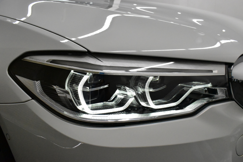 BMW 5シリーズ 530i Mｽﾎﾟｰﾂ 型式変更後ﾓﾃﾞﾙ「JR20」高出力ﾓﾃﾞﾙ ﾊｲﾗｲﾝP 全席ﾋｰﾀｰ付黒革 M550i用20AW 追従ACC HUD ｻﾃﾝｱﾙﾐﾓｰﾙ ｱﾀﾞﾌﾟﾃｨﾌﾞLEDﾗｲﾄ Mｽﾎﾟｰﾂﾌﾞﾚｰｷ ﾀｯﾁﾊﾟﾈﾙHDDﾅﾋﾞ 全周囲ｶﾒﾗ3Dﾋﾞｭｰ Pｱｼｽﾄ 電動ﾄﾗﾝｸ 2年保証