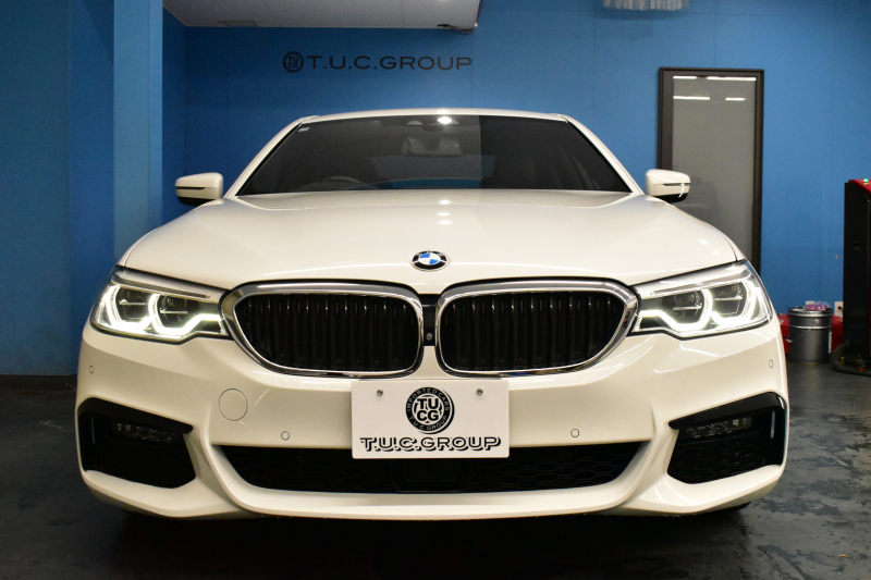 BMW 5シリーズ 530i Mｽﾎﾟｰﾂ 型式変更後ﾓﾃﾞﾙ「JR20」高出力ﾓﾃﾞﾙ ﾊｲﾗｲﾝP 全席ﾋｰﾀｰ付黒革 M550i用20AW 追従ACC HUD ｻﾃﾝｱﾙﾐﾓｰﾙ ｱﾀﾞﾌﾟﾃｨﾌﾞLEDﾗｲﾄ Mｽﾎﾟｰﾂﾌﾞﾚｰｷ ﾀｯﾁﾊﾟﾈﾙHDDﾅﾋﾞ 全周囲ｶﾒﾗ3Dﾋﾞｭｰ Pｱｼｽﾄ 電動ﾄﾗﾝｸ 2年保証