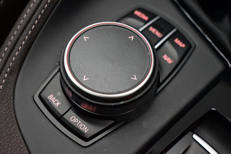 BMW X1 Xﾄﾞﾗｲﾌﾞ18d xﾗｲﾝ 中期ﾓﾃﾞﾙ 4WD 有償ｶﾗｰ｢ﾐﾈﾗﾙﾎﾜｲﾄ･ﾊﾟｰﾙ｣ ﾋｰﾀｰ付茶革 ﾊﾟﾉﾗﾏｻﾝR ｺﾝﾌｫｰﾄ&ﾊｲﾗｲﾝP 追従ACC HUD 18AW NEWﾃﾞｻﾞｲﾝﾒｰﾀｰ LEDﾍｯﾄﾞﾗｲﾄ ﾀｯﾁﾊﾟﾈﾙHDDﾅﾋﾞBｶﾒﾗ 前後PDC  衝突軽減B 電動Rｹﾞｰﾄ ｽﾏｰﾄｷｰ 2年保証