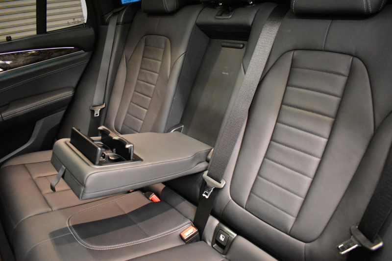 BMW X3 Xﾄﾞﾗｲﾌﾞ20d Mｽﾎﾟｰﾂ ｾﾚｸﾄ&ﾊｲﾗｲﾝP ﾊﾟﾉﾗﾏｻﾝR 型式変更後ﾓﾃﾞﾙ（UZ20） ﾗｲﾌﾞｺｯｸﾋﾟｯﾄ  20AW 前席ﾍﾞﾝﾁﾚｰｼｮﾝ LEDﾍｯﾄﾞﾗｲﾄ 追従ACC HUD 全席ﾋｰﾀｰ付黒革 ﾊｰﾏﾝｶｰﾄﾞﾝ ﾀｯﾁﾊﾟﾈﾙﾅﾋﾞﾌﾙｾｸﾞ全周囲ｶﾒﾗ3Dﾋﾞｭｰ ﾜｲﾔﾚｽ充電 1ｵｰﾅｰ  2年保証