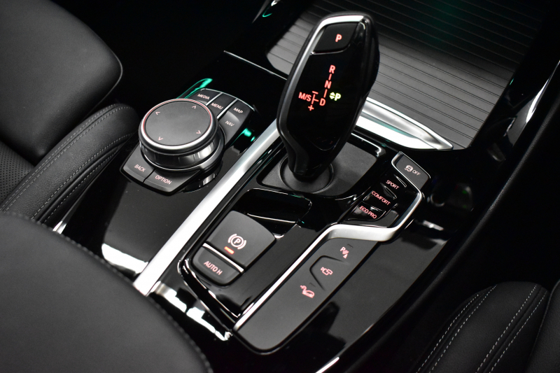 BMW X3 Xﾄﾞﾗｲﾌﾞ20d Mｽﾎﾟｰﾂ ｾﾚｸﾄ&ﾊｲﾗｲﾝP ﾊﾟﾉﾗﾏｻﾝR 型式変更後ﾓﾃﾞﾙ（UZ20） ﾗｲﾌﾞｺｯｸﾋﾟｯﾄ  20AW 前席ﾍﾞﾝﾁﾚｰｼｮﾝ LEDﾍｯﾄﾞﾗｲﾄ 追従ACC HUD 全席ﾋｰﾀｰ付黒革 ﾊｰﾏﾝｶｰﾄﾞﾝ ﾀｯﾁﾊﾟﾈﾙﾅﾋﾞﾌﾙｾｸﾞ全周囲ｶﾒﾗ3Dﾋﾞｭｰ ﾜｲﾔﾚｽ充電 1ｵｰﾅｰ  2年保証