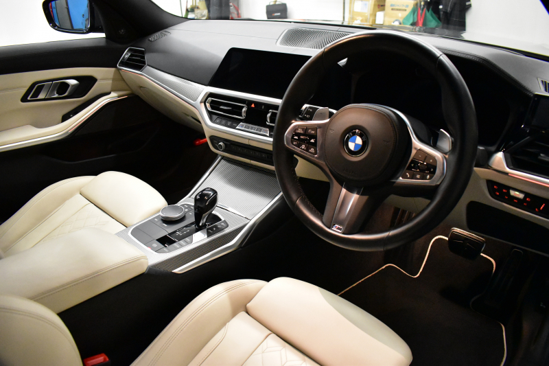 BMW 3シリーズ 320d Xﾄﾞﾗｲﾌﾞ ﾂｰﾘﾝｸﾞ Mｽﾎﾟｰﾂ 4WD individualｶﾗｰ｢ﾄﾞﾗﾊﾞｲﾄｸﾞﾚｰ｣ ｲﾉﾍﾞｰｼｮﾝ&ｻｳﾝﾄﾞ&ｺﾝﾌｫｰﾄP ﾋｰﾀｰ付ﾒﾘﾉ白革 ﾚｰｻﾞｰLED 19AW ACC HUD ﾊｰﾏﾝｶｰﾄﾞﾝ ﾌﾙｾｸﾞ ｼﾞｪｽﾁｬｰC付ﾀｯﾁﾊﾟﾈﾙﾅﾋﾞ全周囲ｶﾒﾗ 2年保証