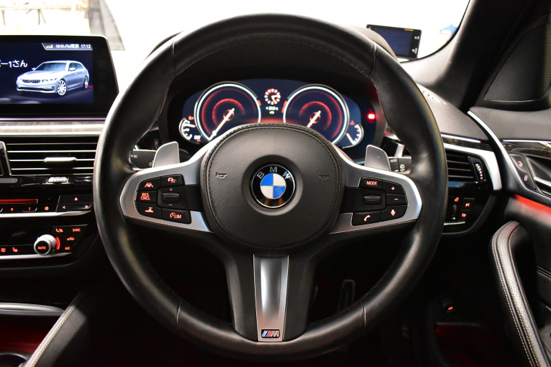 BMW 5シリーズ 540i XﾄﾞﾗｲﾌﾞﾂｰﾘﾝｸﾞMｽﾎﾟｰﾂ 4WD 1ｵｰﾅｰ ﾃﾞﾋﾞｭｰ&ﾊｲﾗｲﾝP 全席ﾋｰﾀｰ付ﾌﾞﾗｯｸﾚｻﾞｰ ｿﾌﾄｸﾛｰｽﾞﾄﾞｱ HUD Mｽﾎﾟｰﾂﾌﾞﾚｰｷ 可変ｻｽ LEDﾍｯﾄﾞﾗｲﾄ ｼﾞｪｽﾁｬｰC付ﾀｯﾁﾊﾟﾈﾙﾅﾋﾞ 液晶ﾒｰﾀｰ ACC LCW 全周囲ｶﾒﾗ ﾌﾙｾｸﾞ 2年保証
