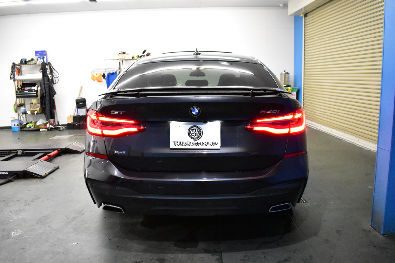BMW 6シリーズ 640iｸﾞﾗﾝﾂｰﾘｽﾓ XﾄﾞﾗｲﾌﾞMｽﾎﾟｰﾂ ﾃﾞﾋﾞｭｰED 40台限定車 1ｵｰﾅｰ 4WD 専用外装色｢ｿﾌｨｽﾄｸﾞﾚｰ･M｣ Bowers&Wilkinsｻｳﾝﾄﾞ ﾊﾟﾉﾗﾏｻﾝR Fﾍﾞﾝﾁﾚｰｼｮﾝ付ﾋｰﾀｰ付茶革ｺﾝﾌｫｰﾄｼｰﾄ 後席ﾓﾆﾀｰ ｿﾌﾄｸﾛｰｽﾞﾄﾞｱ 4ｿﾞｰﾝAC ACC HUD 2年保証