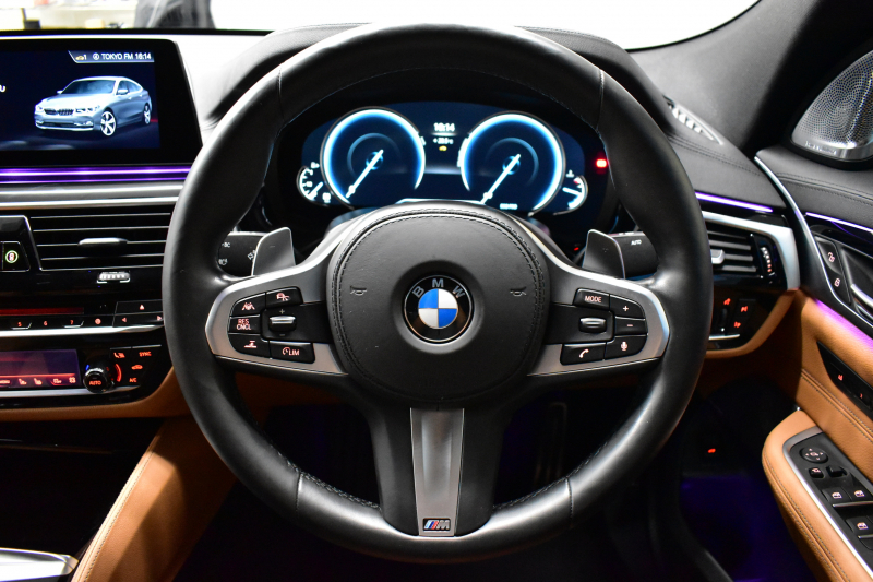 BMW 6シリーズ 640iｸﾞﾗﾝﾂｰﾘｽﾓ XﾄﾞﾗｲﾌﾞMｽﾎﾟｰﾂ ﾃﾞﾋﾞｭｰED 40台限定車 1ｵｰﾅｰ 4WD 専用外装色｢ｿﾌｨｽﾄｸﾞﾚｰ･M｣ Bowers&Wilkinsｻｳﾝﾄﾞ ﾊﾟﾉﾗﾏｻﾝR Fﾍﾞﾝﾁﾚｰｼｮﾝ付ﾋｰﾀｰ付茶革ｺﾝﾌｫｰﾄｼｰﾄ 後席ﾓﾆﾀｰ ｿﾌﾄｸﾛｰｽﾞﾄﾞｱ 4ｿﾞｰﾝAC ACC HUD 2年保証