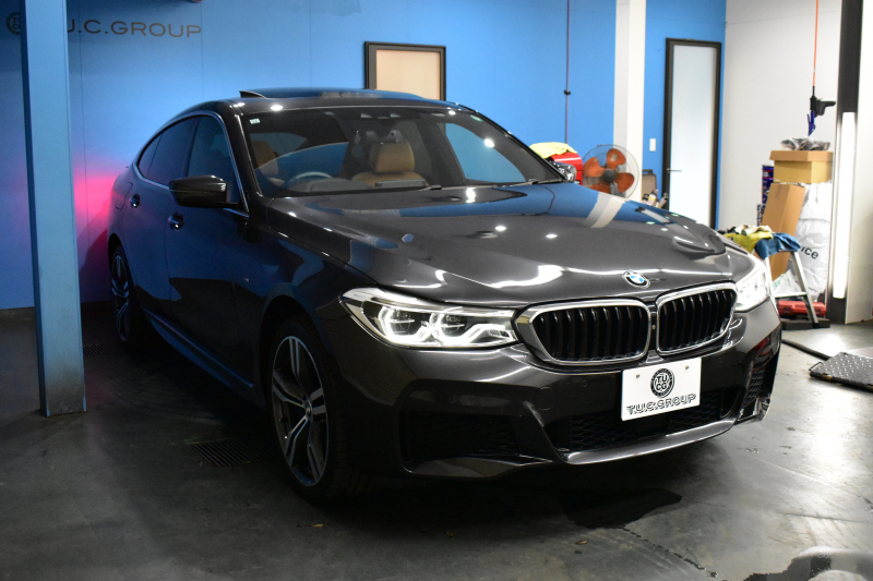 BMW 6シリーズ 640iｸﾞﾗﾝﾂｰﾘｽﾓ XﾄﾞﾗｲﾌﾞMｽﾎﾟｰﾂ ﾃﾞﾋﾞｭｰED 40台限定車 1ｵｰﾅｰ 4WD 専用外装色｢ｿﾌｨｽﾄｸﾞﾚｰ･M｣ Bowers&Wilkinsｻｳﾝﾄﾞ ﾊﾟﾉﾗﾏｻﾝR Fﾍﾞﾝﾁﾚｰｼｮﾝ付ﾋｰﾀｰ付茶革ｺﾝﾌｫｰﾄｼｰﾄ 後席ﾓﾆﾀｰ ｿﾌﾄｸﾛｰｽﾞﾄﾞｱ 4ｿﾞｰﾝAC ACC HUD 2年保証