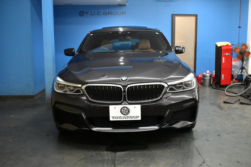 BMW 6シリーズ 640iｸﾞﾗﾝﾂｰﾘｽﾓ XﾄﾞﾗｲﾌﾞMｽﾎﾟｰﾂ ﾃﾞﾋﾞｭｰED 40台限定車 1ｵｰﾅｰ 4WD 専用外装色｢ｿﾌｨｽﾄｸﾞﾚｰ･M｣ Bowers&Wilkinsｻｳﾝﾄﾞ ﾊﾟﾉﾗﾏｻﾝR Fﾍﾞﾝﾁﾚｰｼｮﾝ付ﾋｰﾀｰ付茶革ｺﾝﾌｫｰﾄｼｰﾄ 後席ﾓﾆﾀｰ ｿﾌﾄｸﾛｰｽﾞﾄﾞｱ 4ｿﾞｰﾝAC ACC HUD 2年保証
