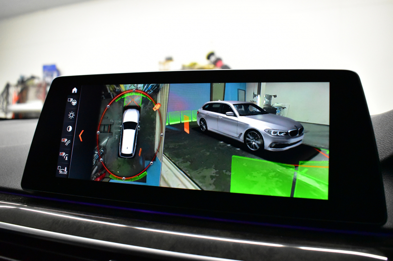 BMW 5シリーズ 530iﾂｰﾘﾝｸﾞ Mｽﾎﾟｰﾂ 型式変更後(JT20) ｾﾚｸﾄP 全面液晶ﾒｰﾀｰ ﾊﾟﾉﾗﾏｻﾝﾙｰﾌ ﾊｰﾏﾝｶｰﾄﾞﾝ LEDﾍｯﾄﾞﾗｲﾄ 全席ﾋｰﾀｰ付黒革 追従ACC HUD ﾀｯﾁﾊﾟﾈﾙHDDﾅﾋﾞ 全周囲ｶﾒﾗ3Dﾋﾞｭｰ Pｱｼｽﾄ 車線変更&逸脱&歩行者警告 衝突軽減B 19AW 電動Rｹﾞｰﾄ 社外ﾜｲﾔﾚｽ充電 2年保証