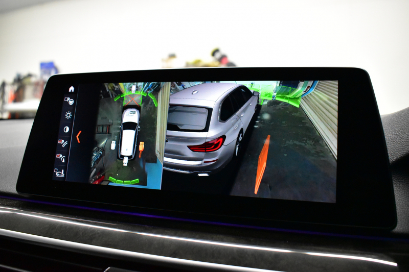 BMW 5シリーズ 530iﾂｰﾘﾝｸﾞ Mｽﾎﾟｰﾂ 型式変更後(JT20) ｾﾚｸﾄP 全面液晶ﾒｰﾀｰ ﾊﾟﾉﾗﾏｻﾝﾙｰﾌ ﾊｰﾏﾝｶｰﾄﾞﾝ LEDﾍｯﾄﾞﾗｲﾄ 全席ﾋｰﾀｰ付黒革 追従ACC HUD ﾀｯﾁﾊﾟﾈﾙHDDﾅﾋﾞ 全周囲ｶﾒﾗ3Dﾋﾞｭｰ Pｱｼｽﾄ 車線変更&逸脱&歩行者警告 衝突軽減B 19AW 電動Rｹﾞｰﾄ 社外ﾜｲﾔﾚｽ充電 2年保証
