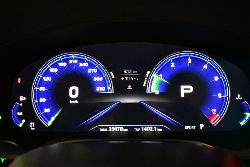 BMW 5シリーズ 530iﾂｰﾘﾝｸﾞ Mｽﾎﾟｰﾂ 型式変更後(JT20) ｾﾚｸﾄP 全面液晶ﾒｰﾀｰ ﾊﾟﾉﾗﾏｻﾝﾙｰﾌ ﾊｰﾏﾝｶｰﾄﾞﾝ LEDﾍｯﾄﾞﾗｲﾄ 全席ﾋｰﾀｰ付黒革 追従ACC HUD ﾀｯﾁﾊﾟﾈﾙHDDﾅﾋﾞ 全周囲ｶﾒﾗ3Dﾋﾞｭｰ Pｱｼｽﾄ 車線変更&逸脱&歩行者警告 衝突軽減B 19AW 電動Rｹﾞｰﾄ 社外ﾜｲﾔﾚｽ充電 2年保証