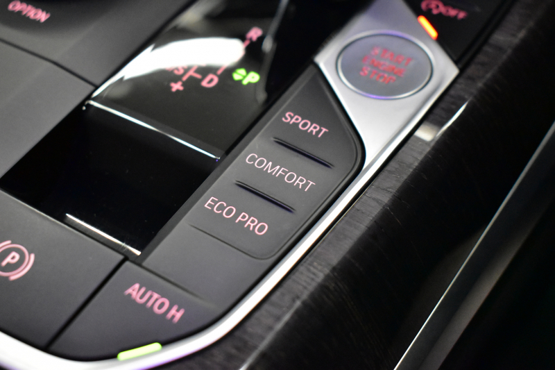 BMW 3シリーズ 320d Xﾄﾞﾗｲﾌﾞ ｼﾄﾘﾝﾌﾞﾗｯｸED 4WD 首都圏限定88台 ﾊｲﾗｲﾝ&ｺﾝﾌｫｰﾄP ﾊﾟｰｷﾝｸﾞｱｼｽﾄﾌﾟﾗｽ ﾋｰﾀｰ付ｳﾞｧｰﾈｽｶｵｲｽﾀｰﾚｻﾞｰ 19AW 全周囲ｶﾒﾗ 追従ACC ﾗｲﾌﾞｺｯｸﾋﾟｯﾄ ﾀｯﾁﾊﾟﾈﾙHDDﾅﾋﾞ ｱｯﾌﾟﾙｶｰﾌﾟﾚｲ ﾜｲﾔﾚｽ充電 電動ﾄﾗﾝｸ 2年保証