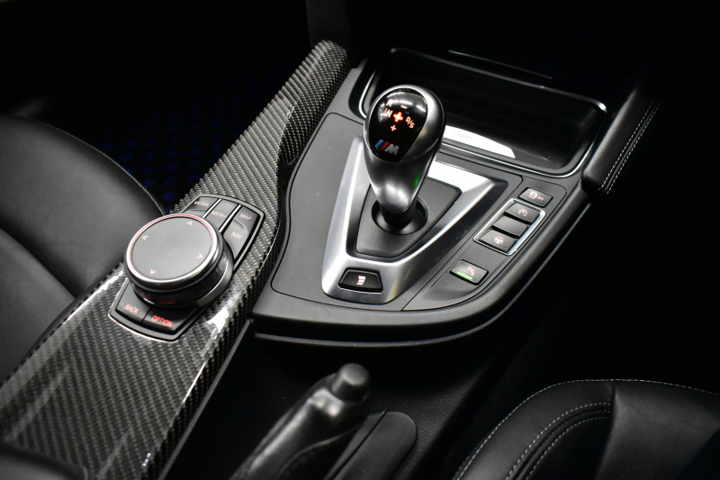 BMW Mシリーズ M3ｾﾀﾞﾝ MDCT LCI後期 KW車高調(Ver3) ﾍｷｻｺﾞﾅﾙLEDﾍｯﾄﾞﾗｲﾄ ﾋｰﾀｰ付黒革 ｶｰﾎﾞﾝﾙｰﾌ&ｲﾝﾃﾘｱ&Fﾘｯﾌﾟ ﾀｯﾁﾊﾟﾈﾙﾅﾋﾞﾊｰﾏﾝｶｰﾄﾞﾝ  ﾌﾙｾｸﾞBｶﾒﾗ前後PDC HUD 7速DCT ｵﾌﾟｼｮﾝ19AW 衝突軽減ﾌﾞﾚｰｷ 車線変更&車線逸脱&歩行者警告 2年保証