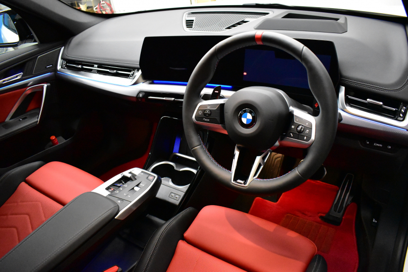 BMW X1 M35i Xﾄﾞﾗｲﾌﾞ 新車保証R10年10月30日迄 7速DCT 4WD 1ｵｰﾅｰ ﾊﾟﾉﾗﾏｻﾝR ﾋｰﾀｰ付電動赤黒ｳﾞｪｶﾞﾝｻﾞｱｸﾃｨﾌﾞｼｰﾄ 20AW Mｽﾎﾟｰﾂﾌﾞﾚｰｷ(ﾚｯﾄﾞ) ｶｰﾌﾞﾄﾞﾃﾞｨｽﾌﾟﾚｲ ﾗｲﾌﾞｺｯｸﾋﾟｯﾄ ﾊｰﾏﾝｶｰﾄﾞﾝ ｽﾃｱﾘﾝｸﾞﾋｰﾀｰ ACC HUD 可変Mｻｽ 2年保証