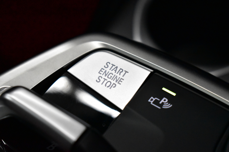 BMW X1 M35i Xﾄﾞﾗｲﾌﾞ 新車保証R10年10月30日迄 7速DCT 4WD 1ｵｰﾅｰ ﾊﾟﾉﾗﾏｻﾝR ﾋｰﾀｰ付電動赤黒ｳﾞｪｶﾞﾝｻﾞｱｸﾃｨﾌﾞｼｰﾄ 20AW Mｽﾎﾟｰﾂﾌﾞﾚｰｷ(ﾚｯﾄﾞ) ｶｰﾌﾞﾄﾞﾃﾞｨｽﾌﾟﾚｲ ﾗｲﾌﾞｺｯｸﾋﾟｯﾄ ﾊｰﾏﾝｶｰﾄﾞﾝ ｽﾃｱﾘﾝｸﾞﾋｰﾀｰ ACC HUD 可変Mｻｽ 2年保証